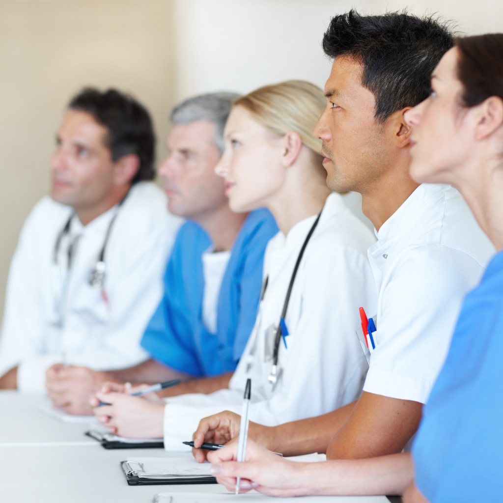 professionnels de santé du médico social et du bien être en formation